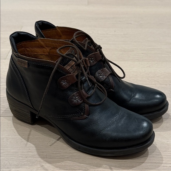 Pikolinos Stacked Heel Lace Up Booties - Picture 1 of 8